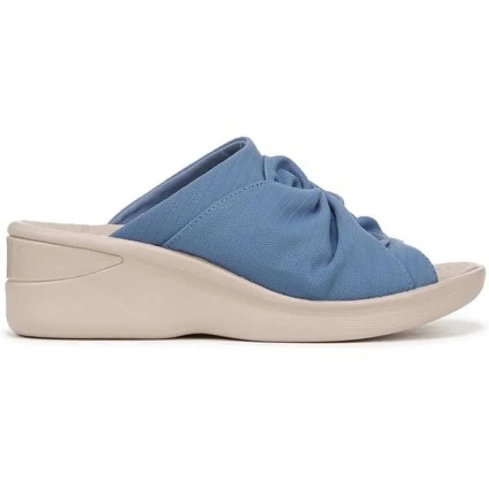NIB BZees Women’s Smile 3 Slide Sandal – Elemental Blue, Size 7.5W